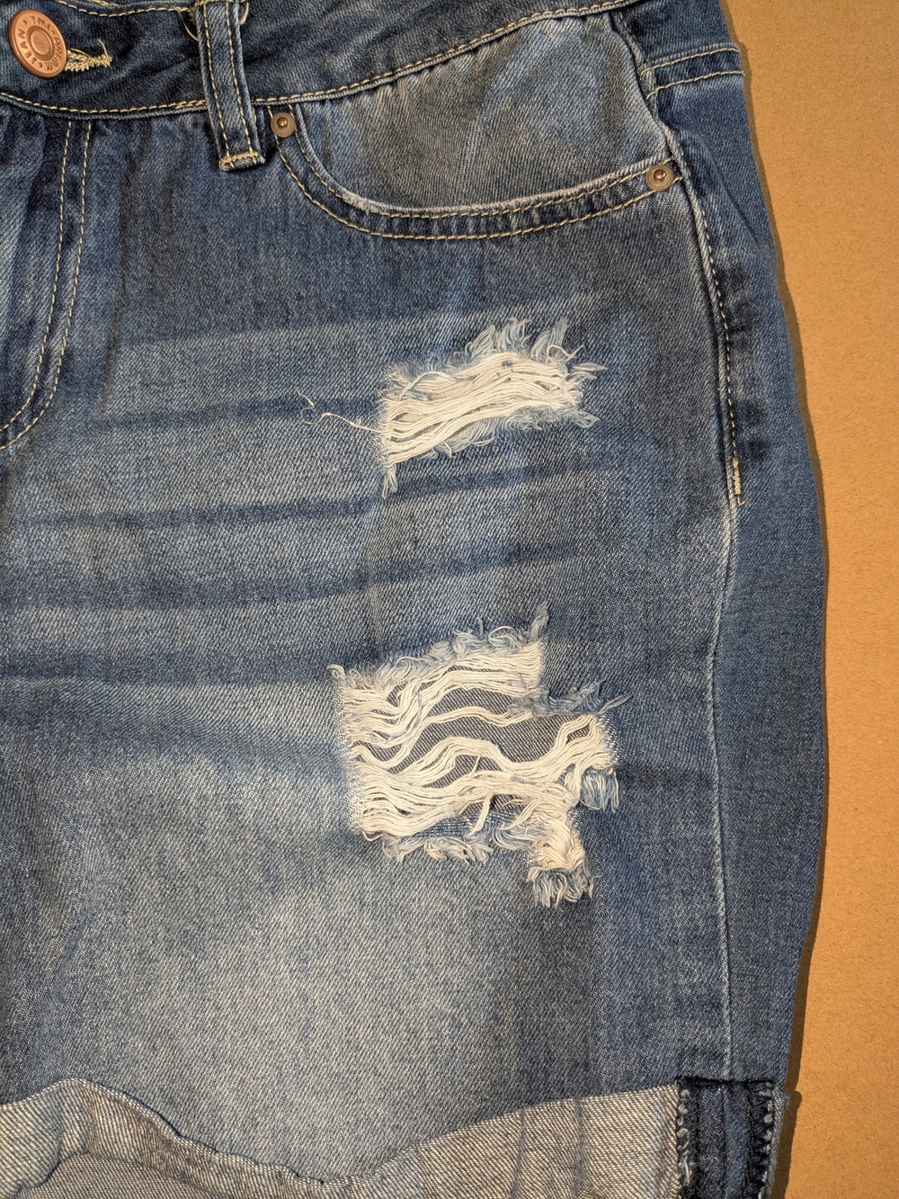 YMI Dream Distressed Denim Roll-Cuff Shorts. Size 11 - Picture 6 of 8